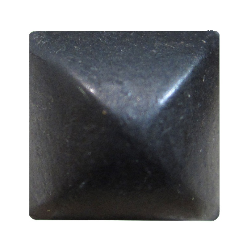 Black Nickel Square Pyramid 100/BX Head Size:3/8 Nail Length:1/2